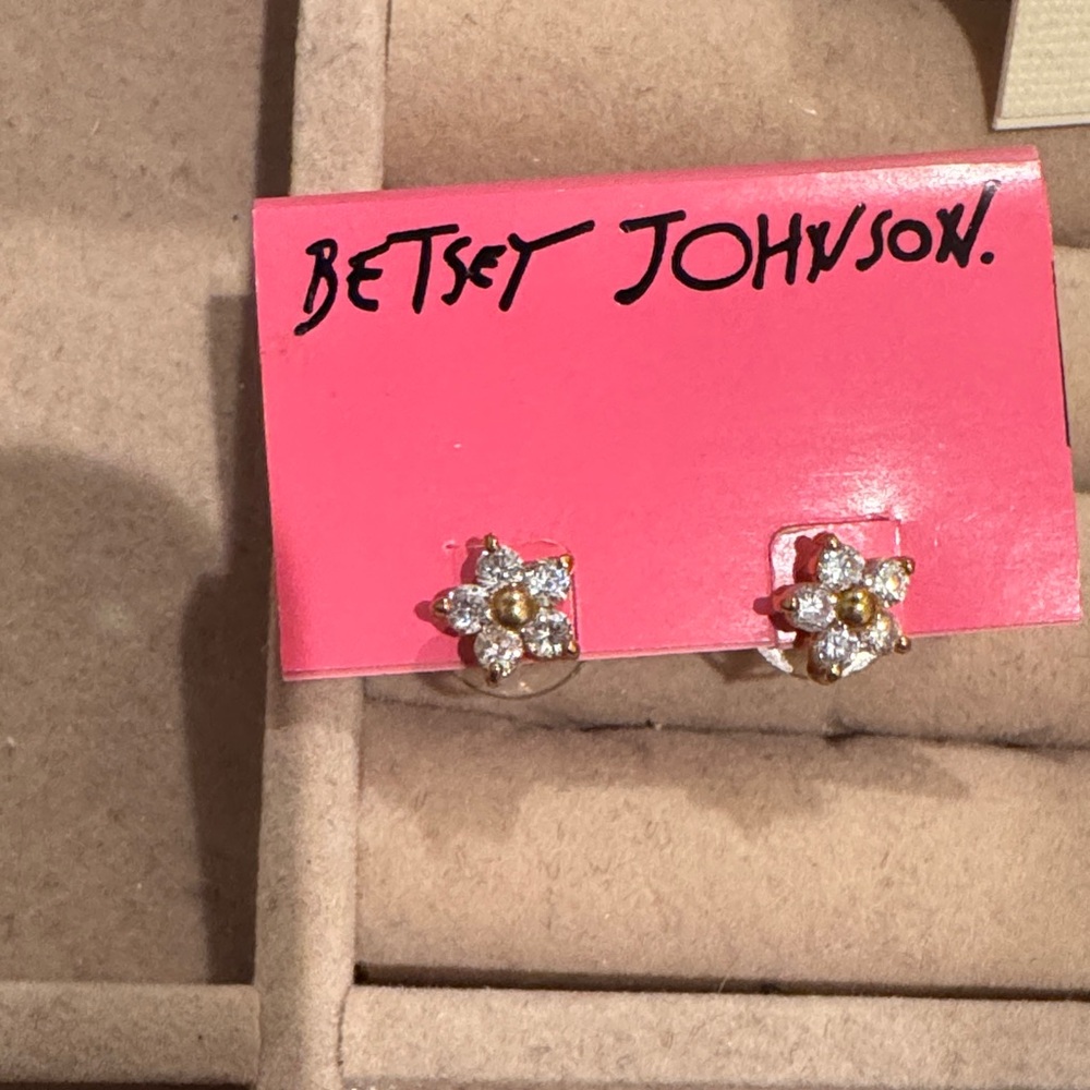 Y2K vintage Betsey Johnson Gold and Silver Flower Earrings